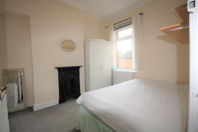 4 bed End of Terrace to rent Image 4