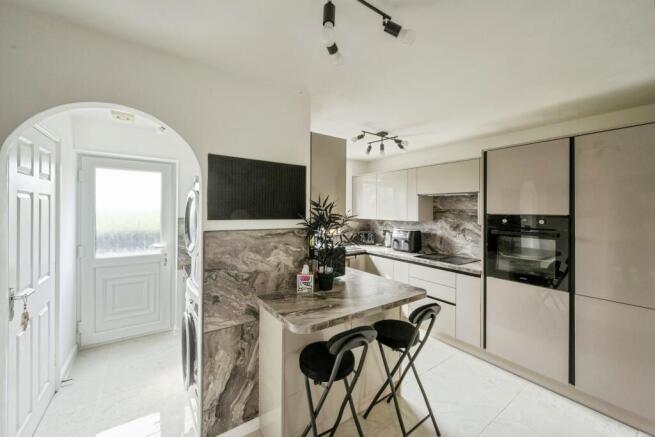 4 bed Detached for sale Image 6