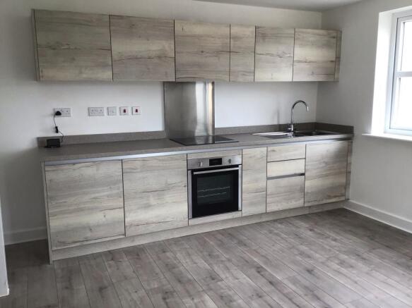 2 bed Town House to rent Image 4