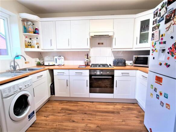 KITCHEN / DINER