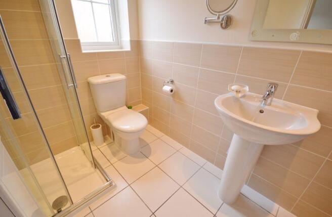 En-suite Showe...