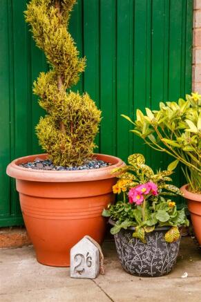 8283102-exterior14.j