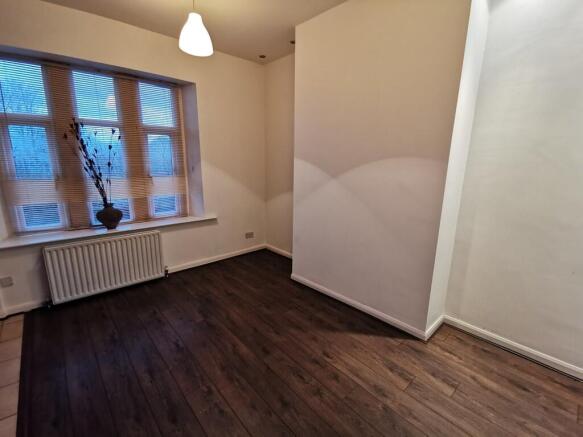 2 bed Town House to rent Image 8