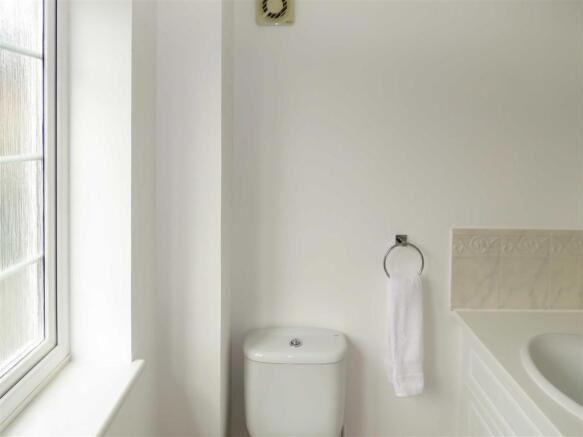 EN SUITE SHOWER ROOM