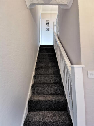 2 bed Semi-Detached to rent Image 8