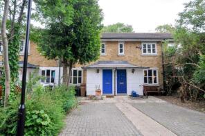 10, Royal Close, Hackney, London N16 5SE