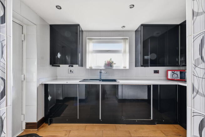 2 bed Bungalow for sale Image 7