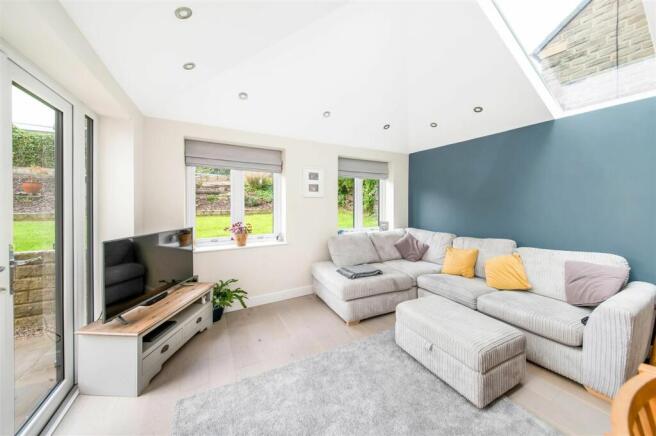 OPEN-PLAN DINING KITCHEN AND GARDEN ROOM