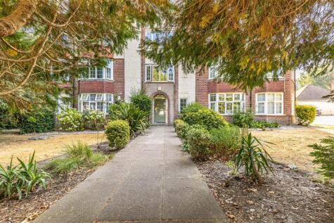 Large Apartment in Pine Mansions, Vale Road