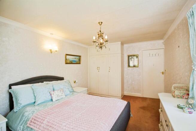 3 bed Detached Bungalow for sale Image 10