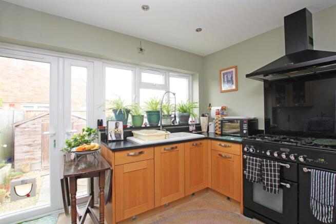 43GW - Kitchen 1.jpg