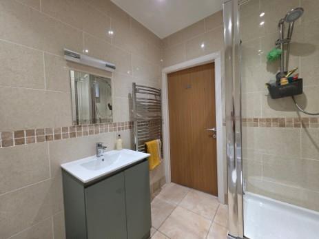 2 bed Flat for sale Image 11