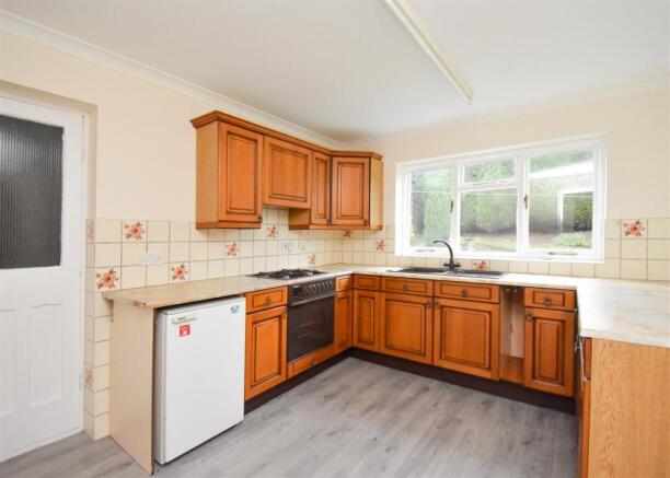 7 Reynolds Close - Kitchen.jpg