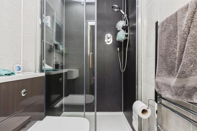 3 bed Terraced for sale Image 11