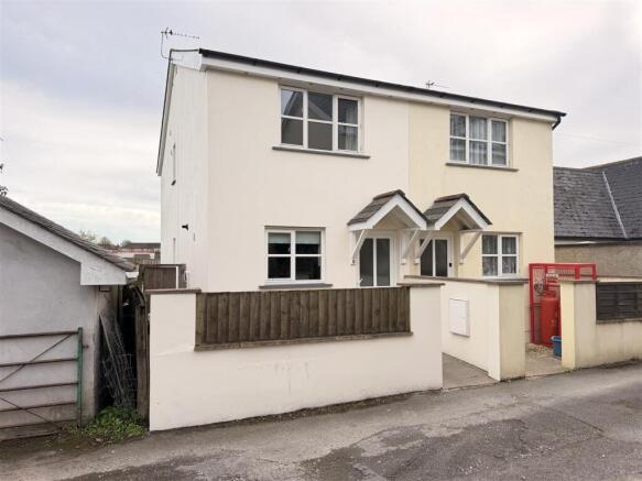 2-bed house on South Molton, £185,000