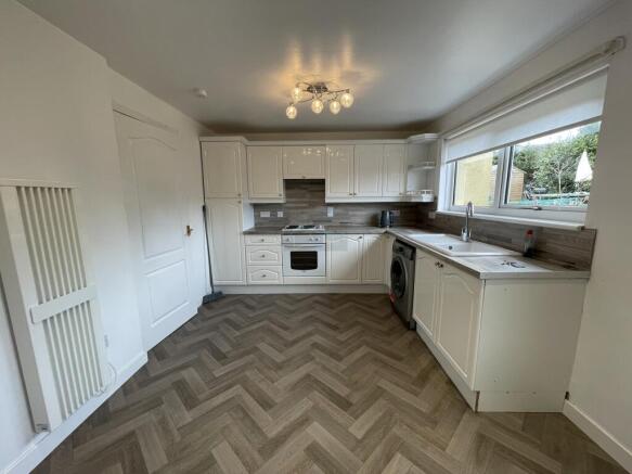 Kitchen b.JPG