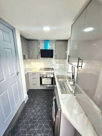 Norburn Road, Longishgt, Manchester, M13 photo 3