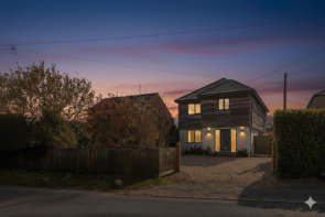 Magnolia Cottage, Reades Lane, Gallowstree Common, Reading RG4 9DP