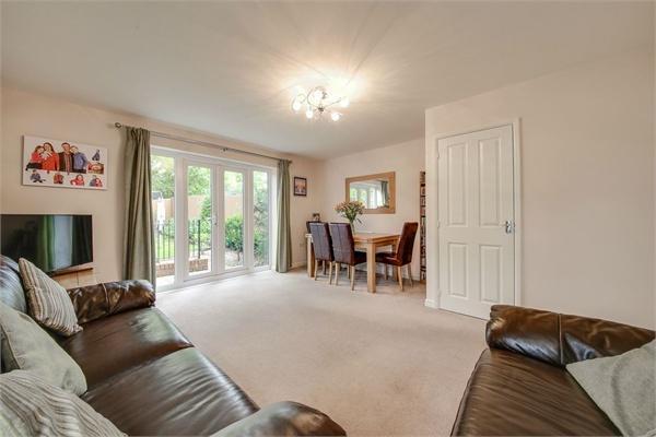 Lounge Dining Area