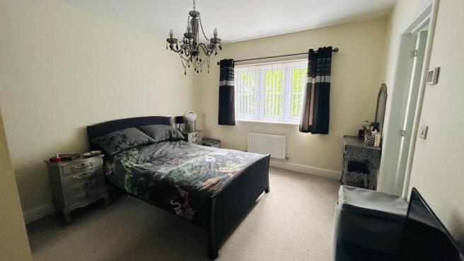 4 bed Detached for sale Image 5