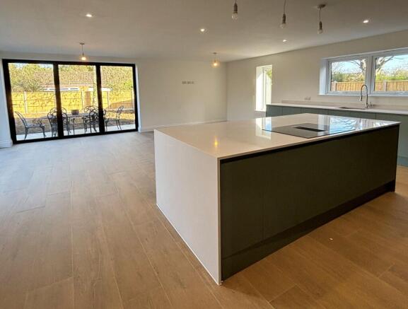 Kitchen/Dining/Breakfast