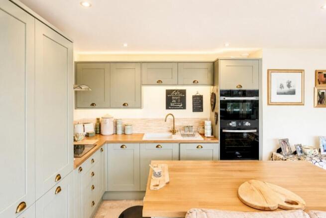 2 bed Flat for sale Image 9