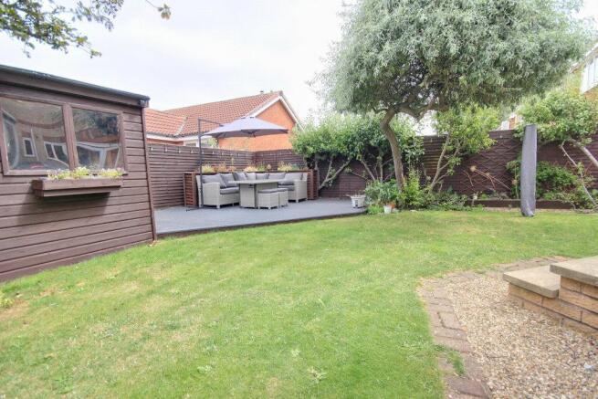 5 bed Detached for sale Image 10