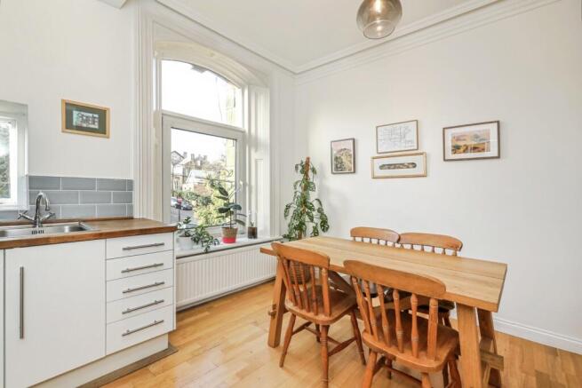 2 bed Flat for sale Image 9