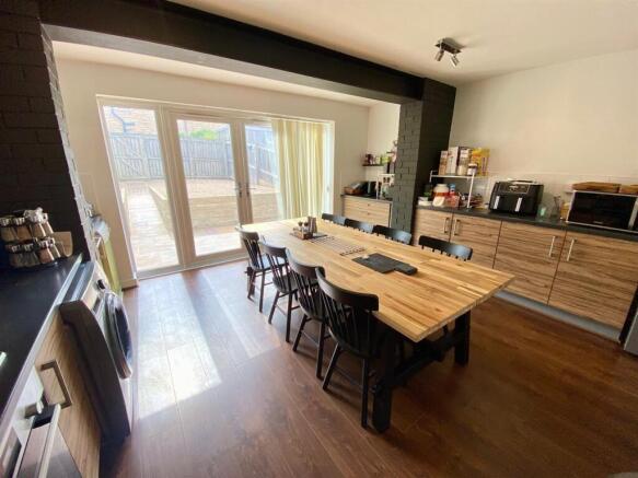 kitchen 1.jpg