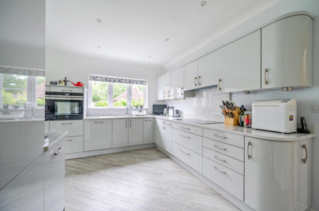 1306645-19-684abd...