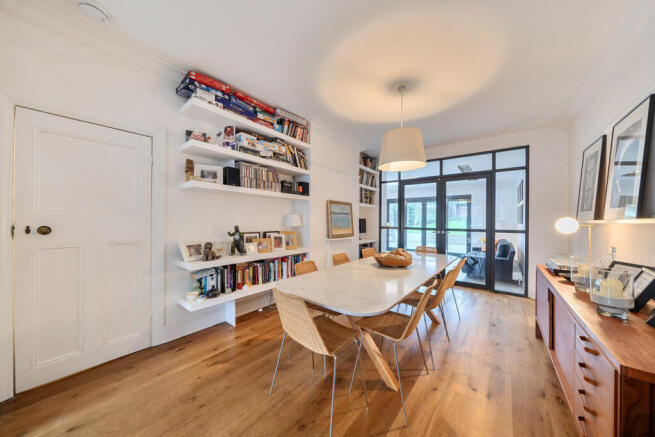 1408877-18-698605...