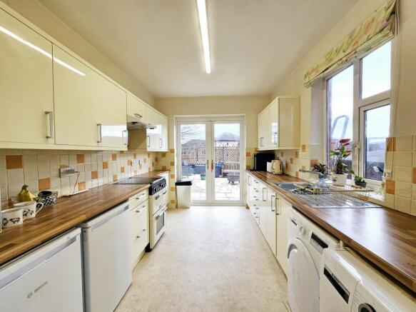 3 bed Semi-Detached for sale Image 4