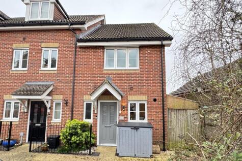 Grevillea Avenue, Whiteley