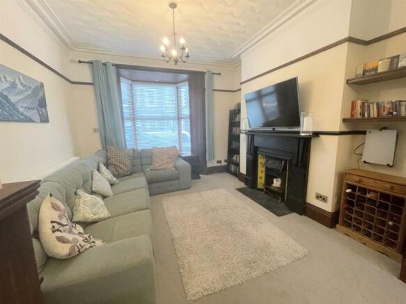 Lounge/dining room