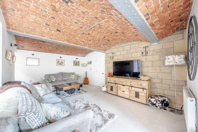 2 bed House for sale Image 9