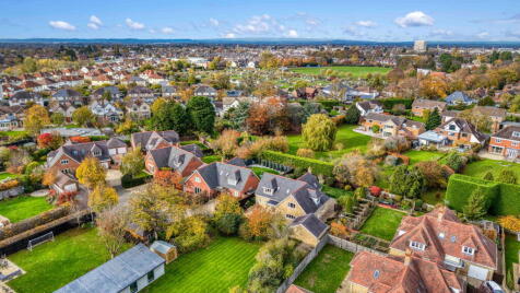 Charlton Gardens, Cheltenham, GL53 9FB