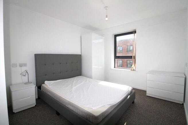 2 bed Apartment to rent Image 6