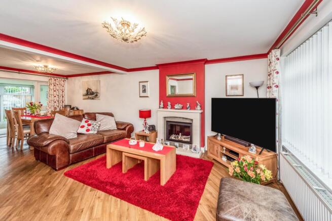 Lounge/ Dining Room