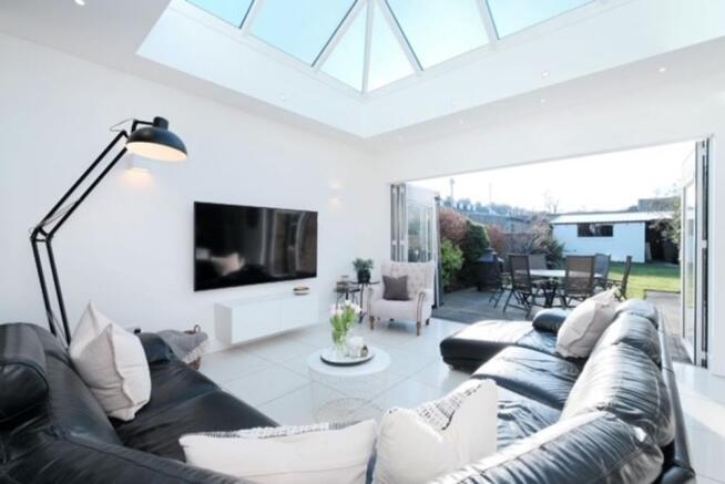 Family Room - Photograph 3