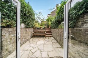 32a, Miranda Road, London N19 3RB
