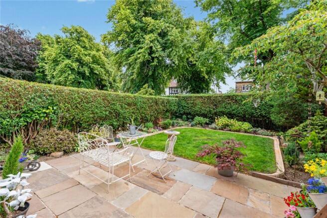 3 bed Apartment for sale Image 8
