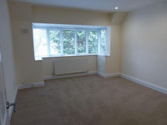2 bed flat to rent Wentworth Road, London NW11