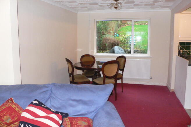 Lounge/Dining Area