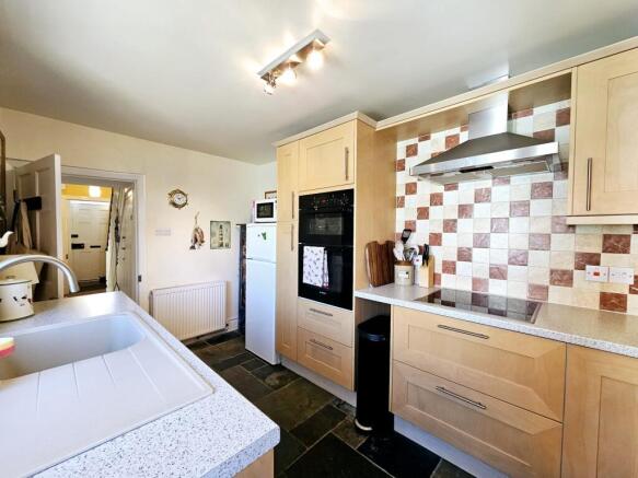 4 bed Terraced for sale Image 8