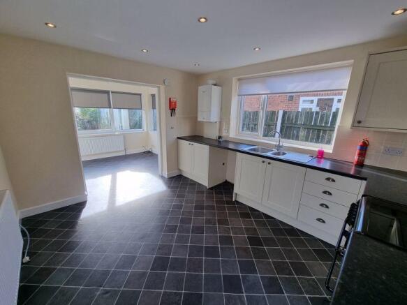 Kitchen into G...