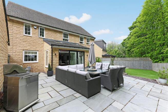 4 bed Detached for sale Image 4