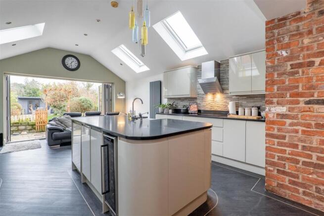 Kitchen/Snug