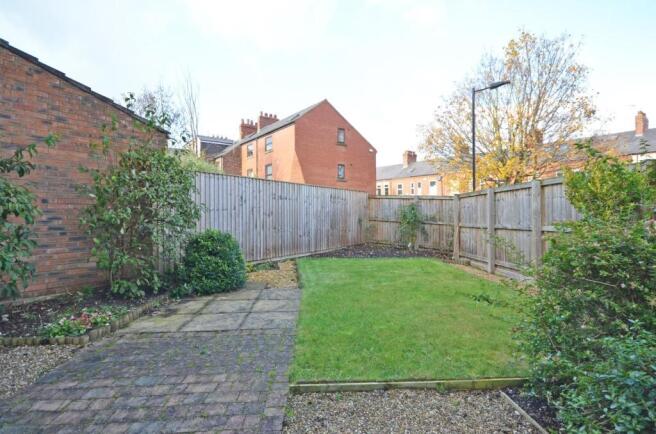 3 bed House to rent Image 10