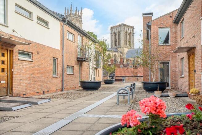 2 bed Apartment for sale Image 11