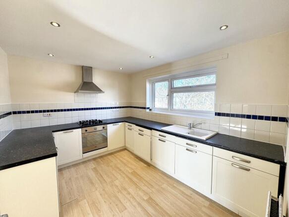 Kitchen with integrated appliances